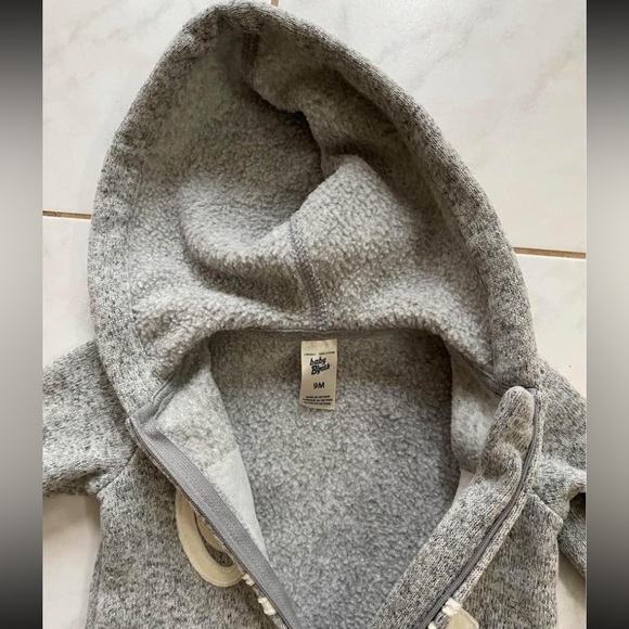 Oshkosh B’Gosh fleece long sleeve one piece size 9 months - Picture 2 of 2